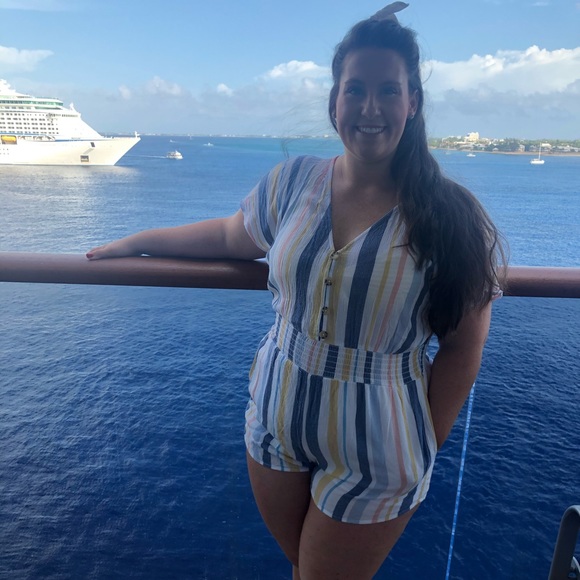 Meet your Posher, Katelyn - Picture 3 of 4